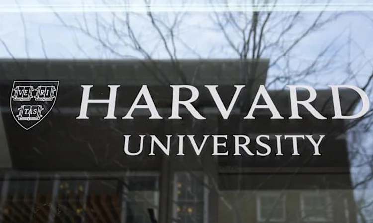 ট্রাম্প প্রশাসনের বিরুদ্ধে মামলা হার্ভার্ড বিশ্ববিদ্যালয়ের